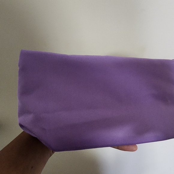 Clinique Cosmetics Bag - Picture 3 of 4